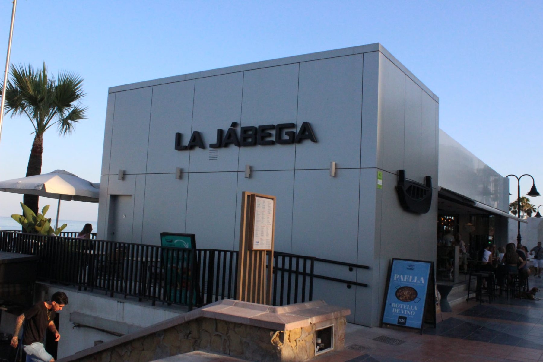 Fachada de La Jábega en Torremolinos