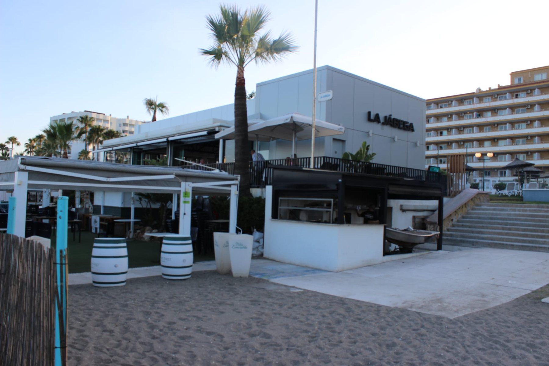 Restaurante junto a la playa